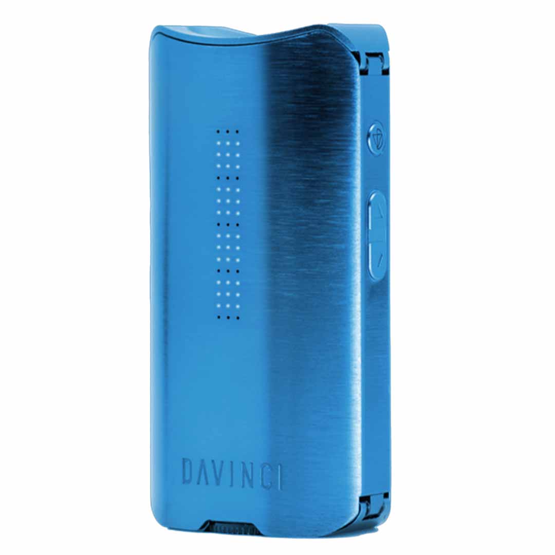 Vaporisateur DaVinci IQ3 de couleur bleu saphir sur fond blanc