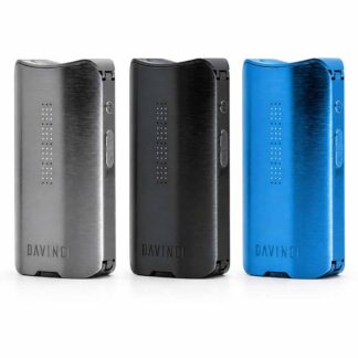Vaporisateur DaVinci IQ3 en gris, noir et bleu sur fond blanc, image de couverture pour les vaporisateurs d'herbes sèches chez Herba di Berna, Suisse