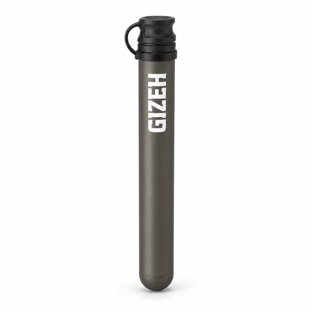 Drei GIZEH Joint Tubes für King Size Joints mit Sicherheitsdeckel auf weissem Hintergrund