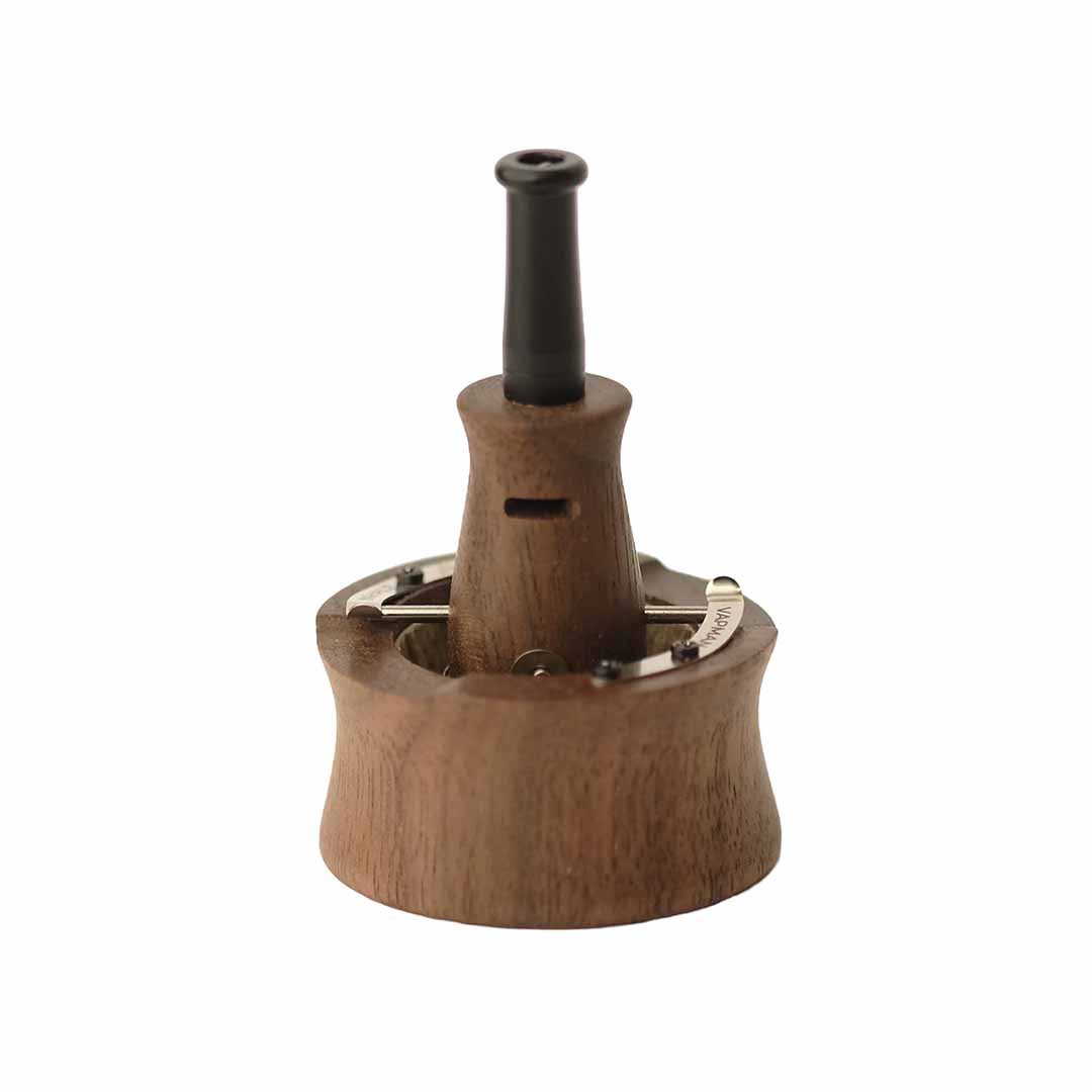 Vaporizzatore Vapman Click Classic Walnut in legno di noce scuro su sfondo bianco