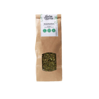 Zubereiteter Wohlfühl Hanftee mit Verveine und Zitronenthymian in einer Tasse